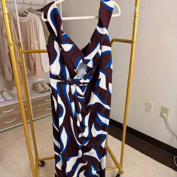 CityChic Off shoulder Occasion Dress - Picture 2 of 2